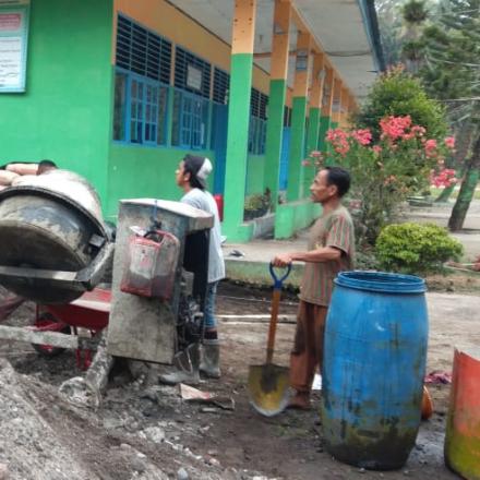 Album : Peningkatan Jalan Rabat Beton di MTsN 10 Padang Pa